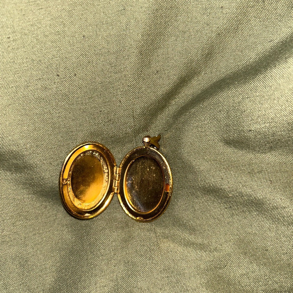 Elegant Gold Locket Pendant